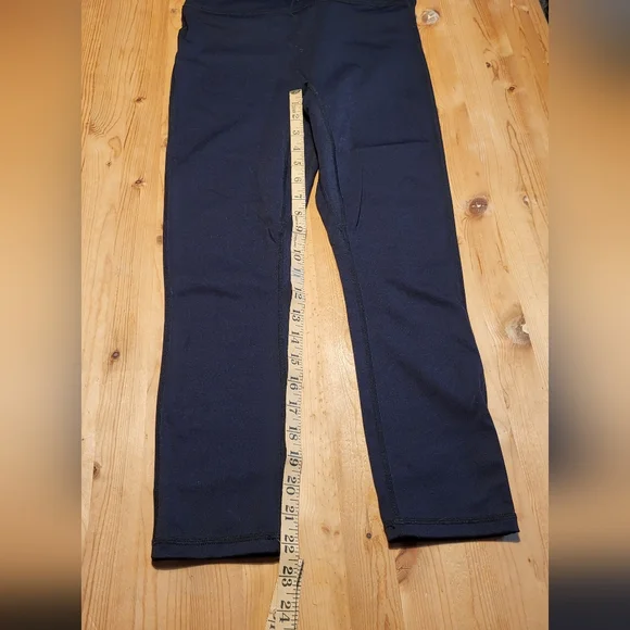 Fabletics workout set - Picture 2 of 8